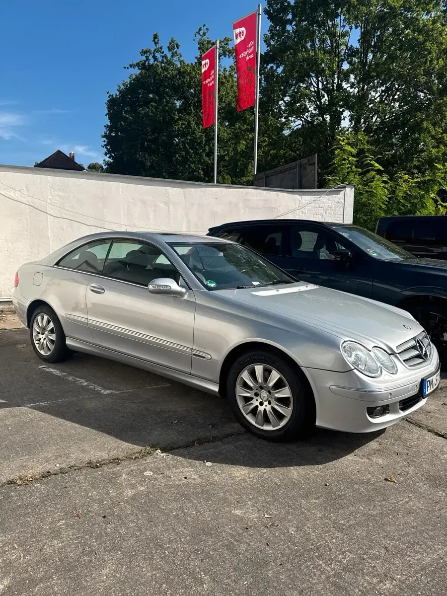 Gebraucht Mercedes CLK200 184 PS (135 kW) 2009 Silber Coupé