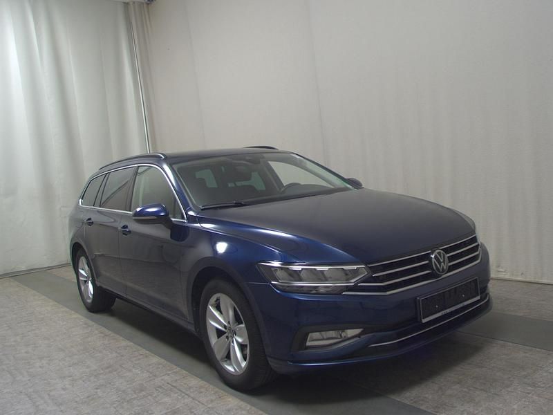 Gebraucht VW Passat Business 190 PS (139 kW) 2022 Blau Kombi