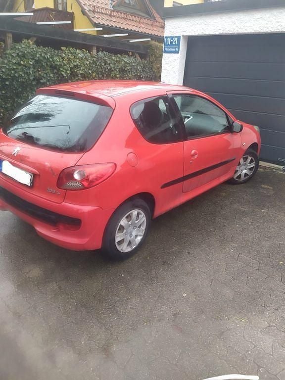 Gebraucht Peugeot 206 73 PS (53 kW) 2009 Rot Limousine