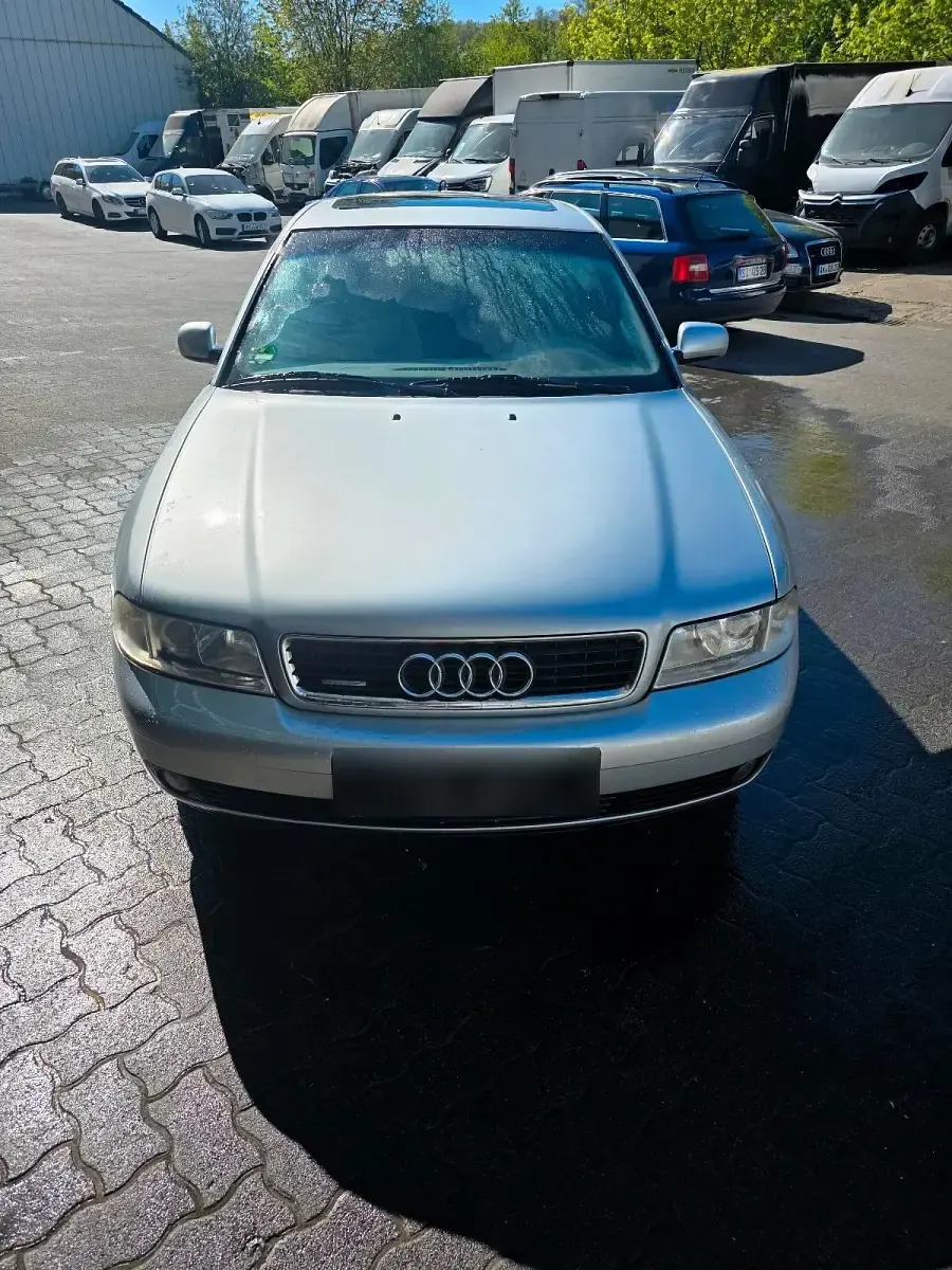 Second-hand Audi A4 165 CP (121 kW) 1998 Argintiu Break