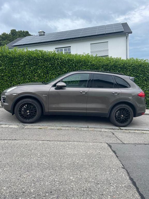 Braun Gebraucht 2013 Porsche Cayenne S SUV | 17.000 € (Guter Preis) - Bild 1/4