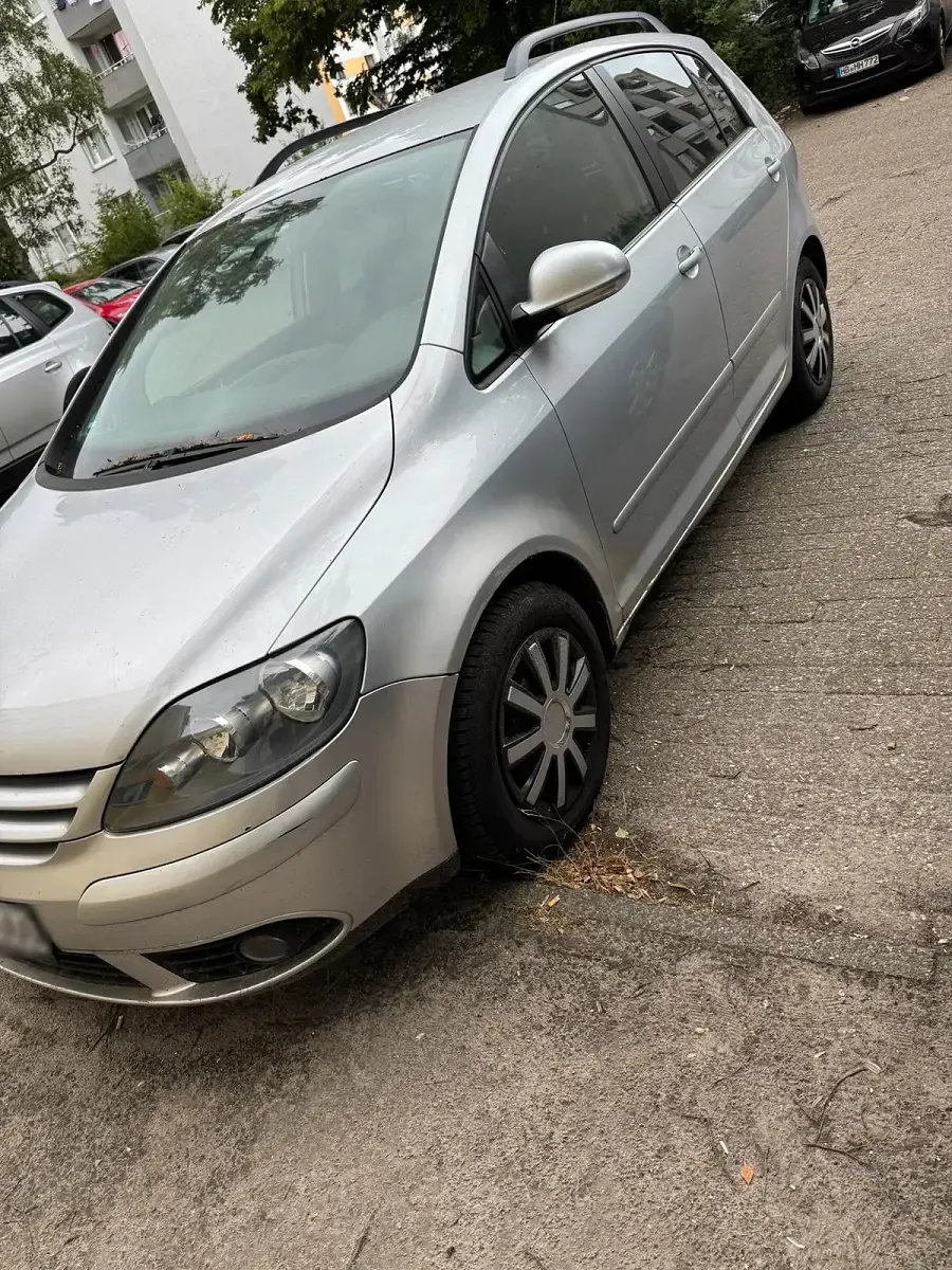 Gebraucht VW Golf V 105 PS (77 kW) 2008 Silber Kleinwagen