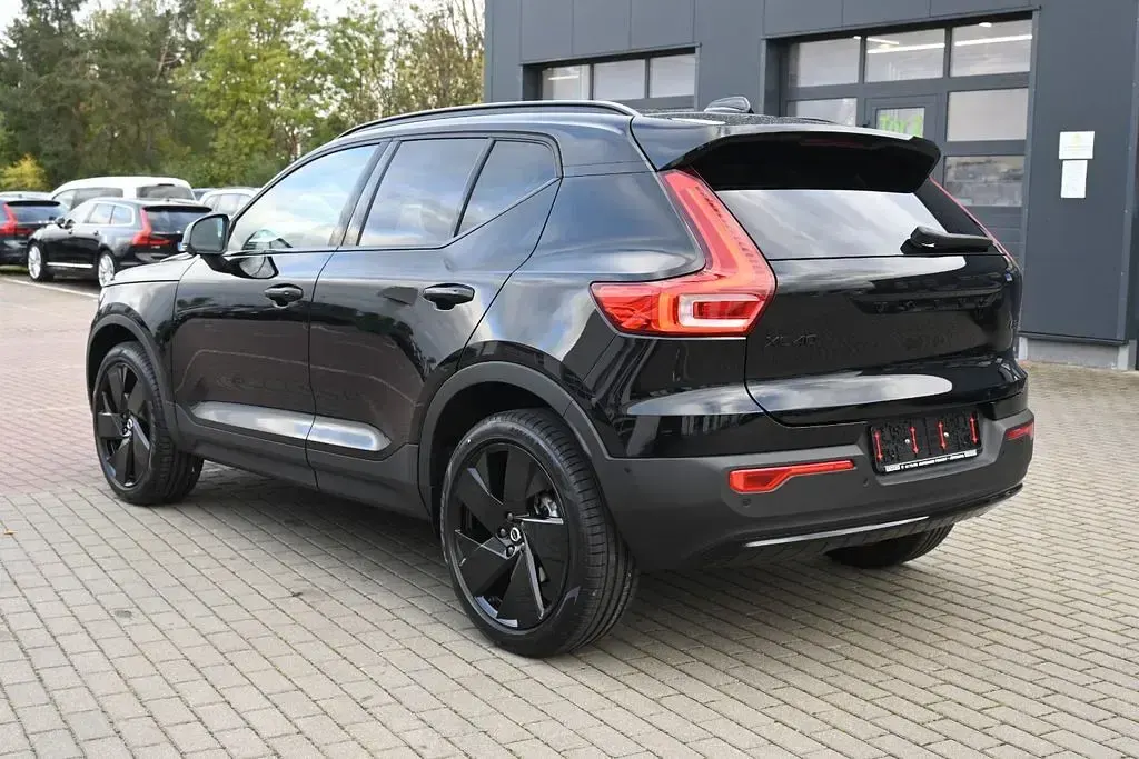 Gebraucht Volvo XC40 Plus 163 PS (119 kW) 2025 Schwarz SUV