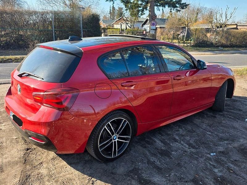 Gebraucht BMW 118 Shadowline 136 PS (100 kW) 2019 Rot Kleinwagen
