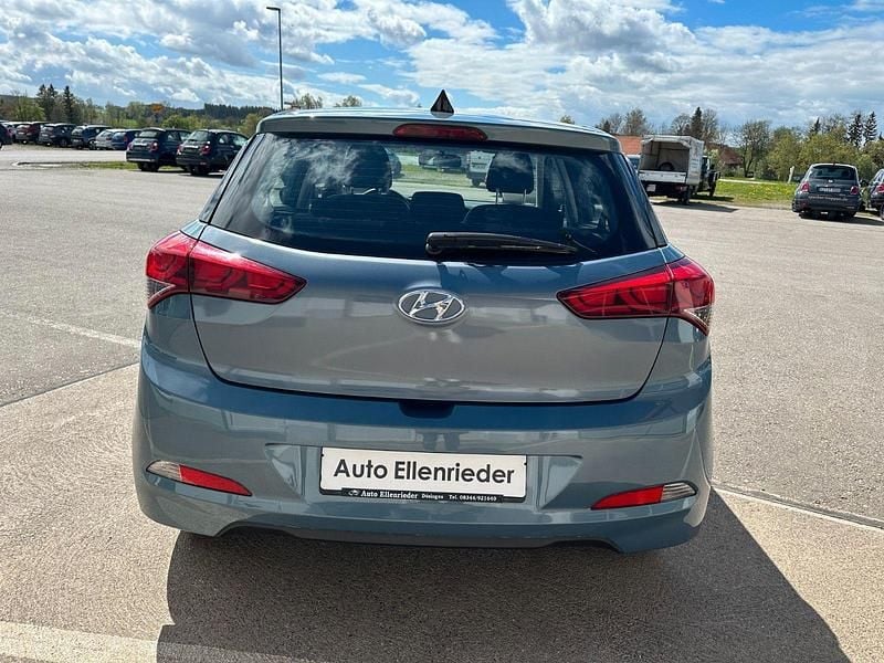 Brugt Hyundai i20 84 HK (61 kW) 2015 Blå Hatchback