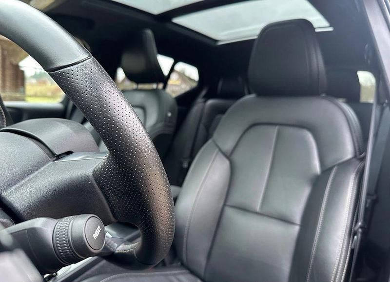 Gebraucht Volvo XC40 R-Design 163 PS (119 kW) 2020 Schwarz SUV