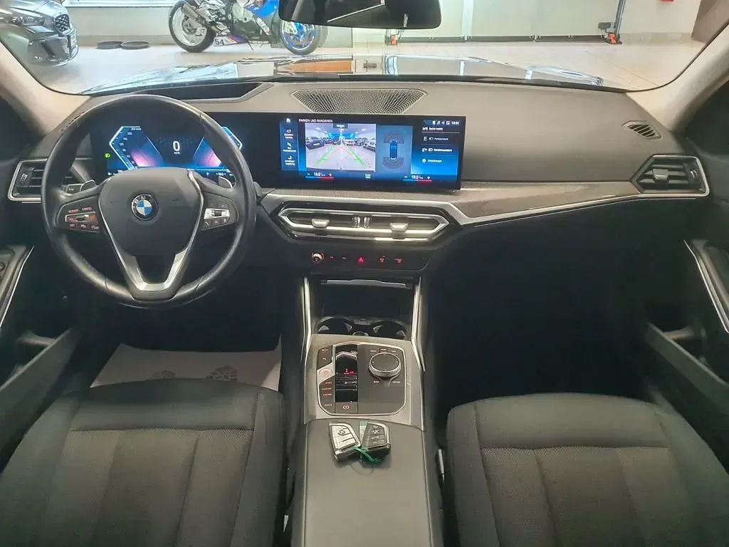 Gebraucht BMW 320 190 PS (139 kW) 2023 Schwarz Limousine
