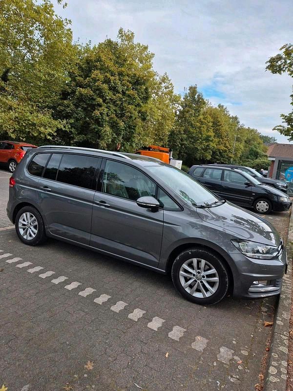 Gebraucht VW Touran 150 PS (110 kW) 2016 Grau Van / Kleinbus