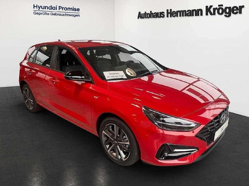 Gebraucht Hyundai i30 Advantage 160 PS (117 kW) 2024 Engine red Limousine
