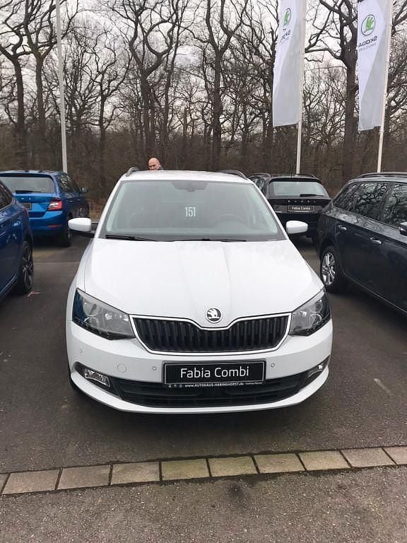 Weiß Gebraucht 2017 Skoda Fabia Ambition Kombi | 9.500 € (Fairer Preis) - Bild 1/4