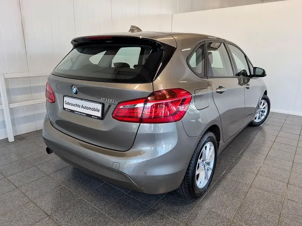 Gebraucht BMW 218 Active Tourer 136 PS (100 kW) 2014 Silber Van / Kleinbus