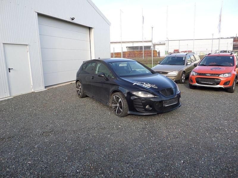 Schwarz Gebraucht 2009 Seat Leon Comfort Limousine | 1.899 € (Superpreis) - Bild 1/4