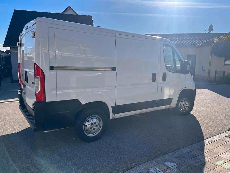 Gebraucht Peugeot Boxer 110 PS (80 kW) 2018 Weiß Van