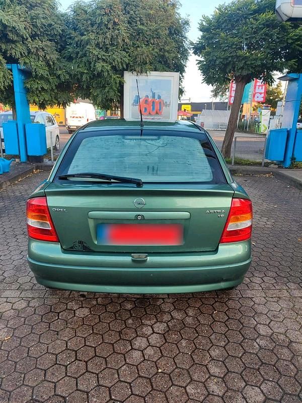 Gebraucht Opel Astra 98 PS (72 kW) 1999 Grün Limousine