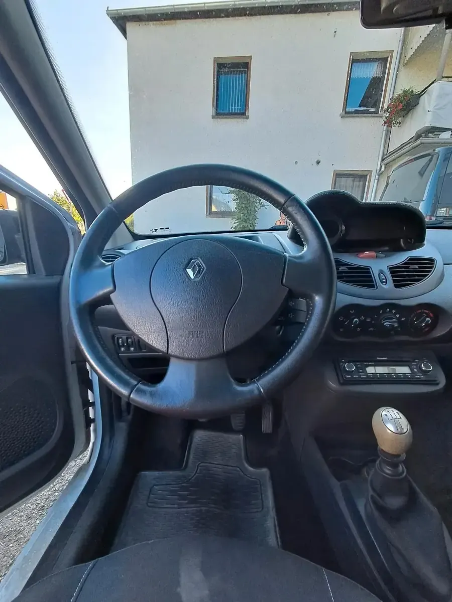 Gebraucht Renault Twingo 75 PS (55 kW) 2010 Weiß Kleinwagen