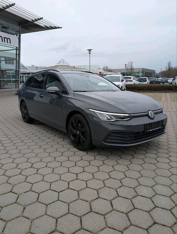 Gebraucht VW Golf VIII 150 PS (110 kW) 2022 Grau Kombi