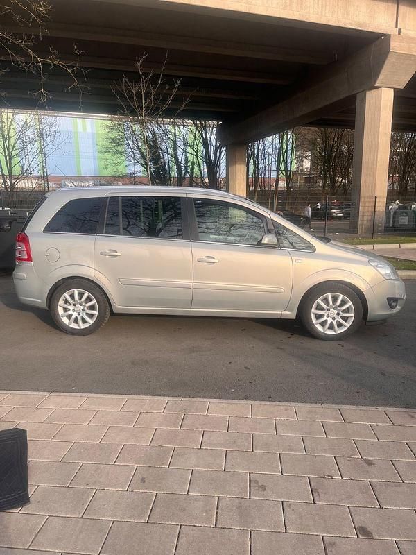 Gebraucht Opel Zafira 150 PS (110 kW) 2009 Grau Van / Kleinbus