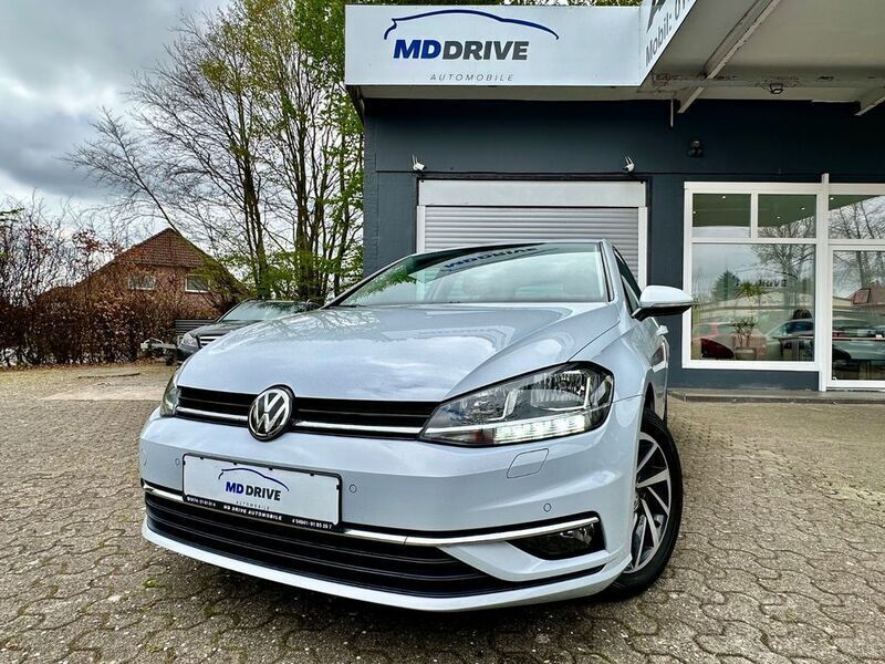 Silber Gebraucht 2017 VW Golf VII Sound Limousine | 15.490 € (Fairer Preis) - Bild 1/4