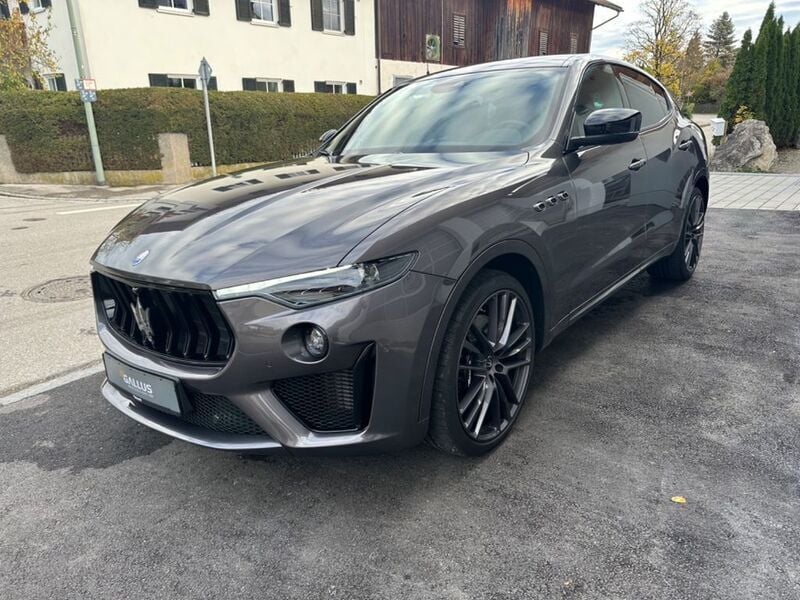 Grau Gebraucht 2020 Maserati Levante SUV | 79.900 € (Teuer) - Bild 1/4