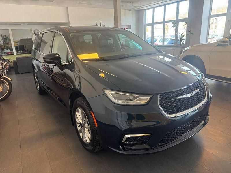 Gebraucht Chrysler Pacifica 291 PS (214 kW) 2024 Blau Van