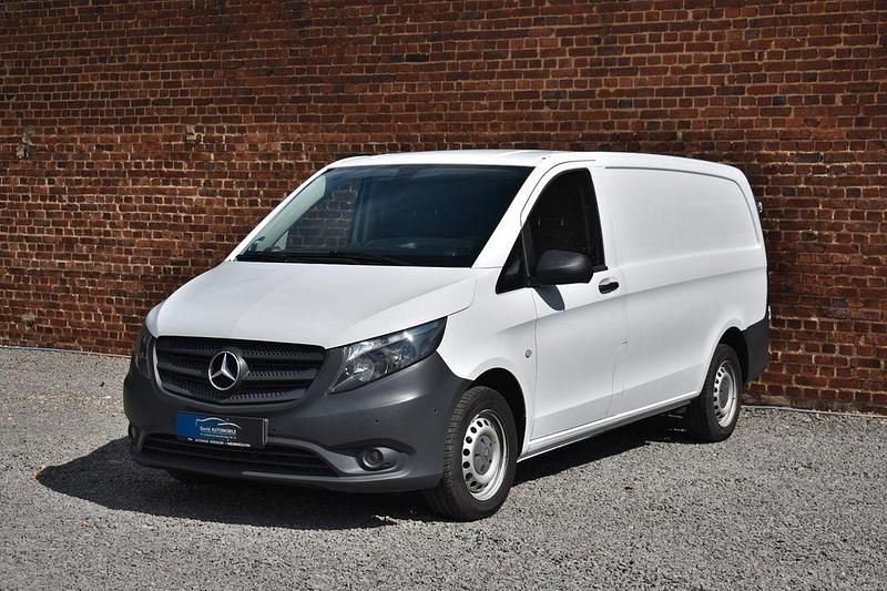 Weiß Gebraucht 2017 Mercedes Vito Van / Kleinbus | 15.490 € (Superpreis) - Bild 1/4