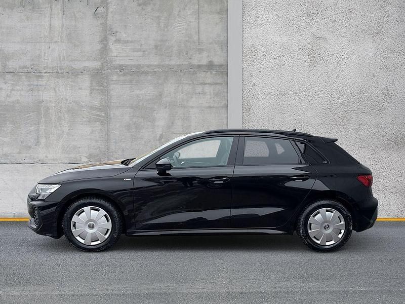Używany Audi A3 S-Line 116 KM (85 kW) 2025 Czarny Sedan/Limuzyna