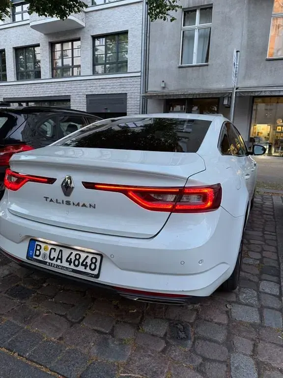 Gebraucht Renault Talisman Intens 200 PS (147 kW) 2017 Weiß Limousine