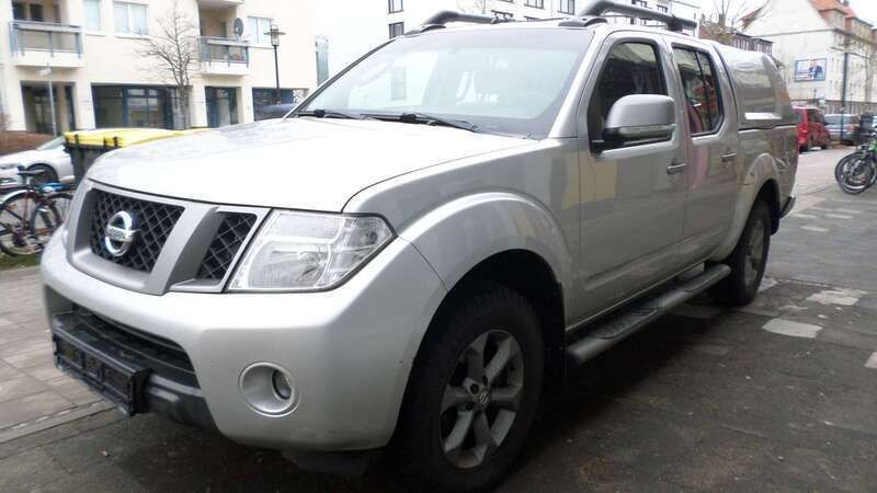 Grau Gebraucht 2013 Nissan Navara Abholung | 8.200 € (Fairer Preis) - Bild 1/4