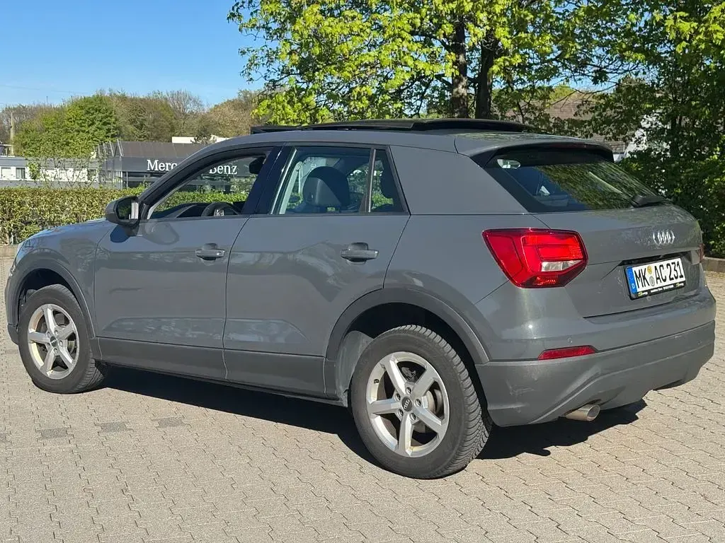 Gebraucht Audi Q2 Design 116 PS (85 kW) 2018 Grau SUV