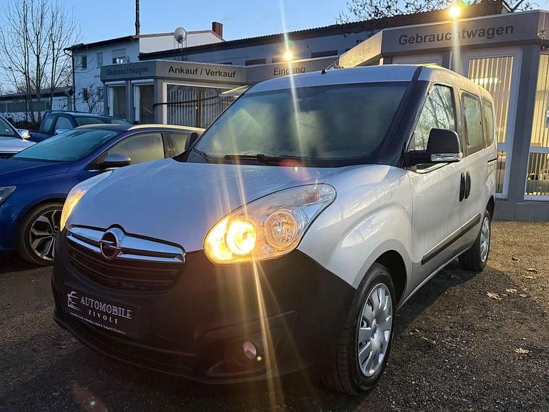 Gebraucht Opel Combo 95 PS (69 kW) 2013 Silber Van / Kleinbus