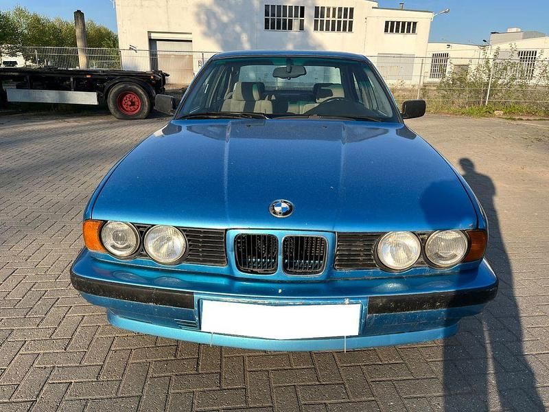 Gebraucht BMW 525 116 PS (85 kW) 1993 Blau Limousine