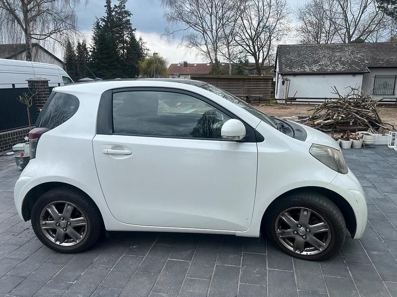 Gebraucht Toyota iQ 98 PS (72 kW) 2009 Weiß Kleinwagen