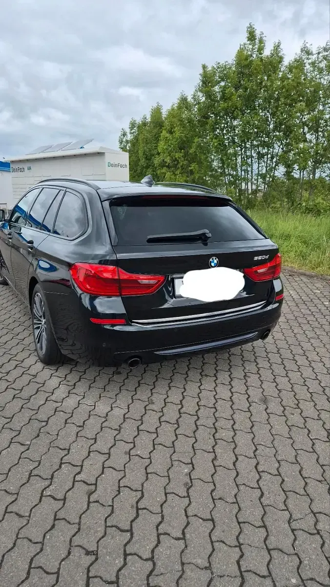 Gebraucht BMW 520 190 PS (139 kW) 2018 Schwarz Kombi