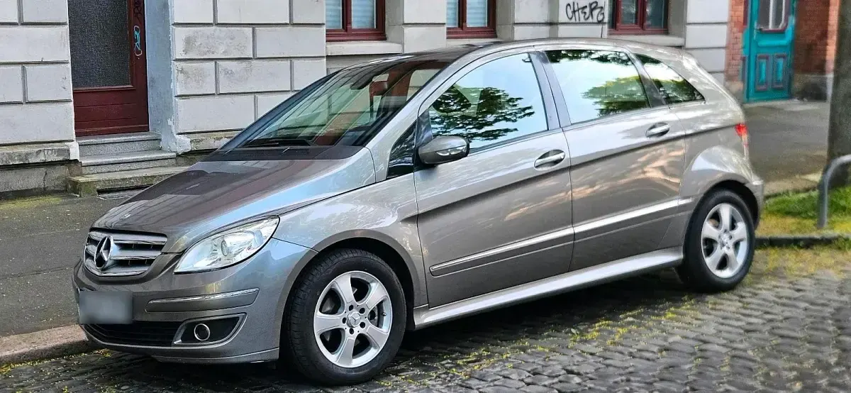 Gebraucht Mercedes B180 80 PS (58 kW) 2008 Grau Van / Kleinbus
