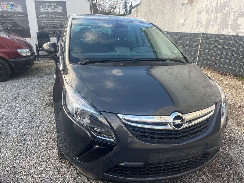 Grau Gebraucht 2014 Opel Zafira Tourer Innovation Van / Kleinbus | 10.600 € (Fairer Preis) - Bild 1/4