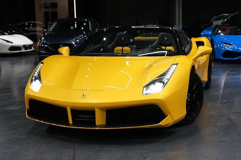 Gebraucht Ferrari 488 670 PS (492 kW) 2016 Gelb Cabrio