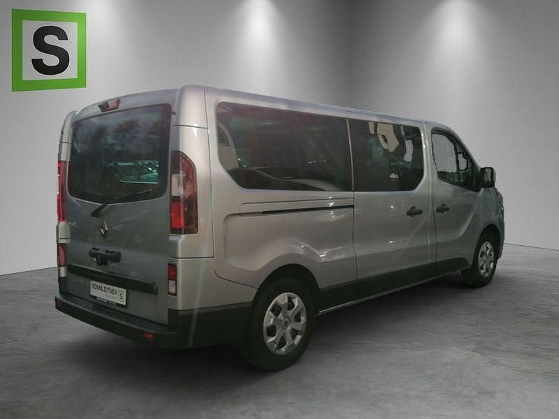 Gebraucht Renault Trafic Life 150 PS (110 kW) 2023 Grau Van / Kleinbus