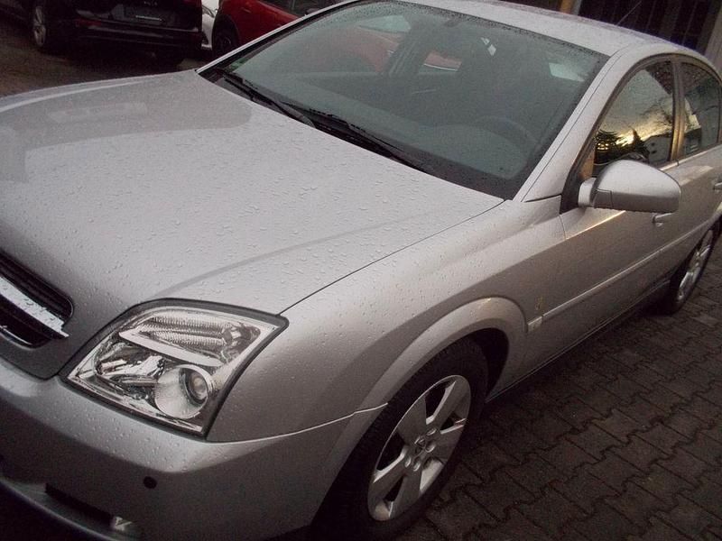 Gebraucht Opel Vectra Elegance 122 PS (89 kW) 2005 Silber Limousine