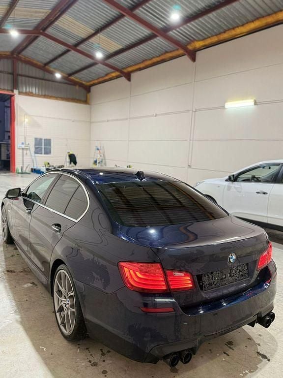 Gebraucht BMW 550 449 PS (330 kW) 2014 Blau Limousine