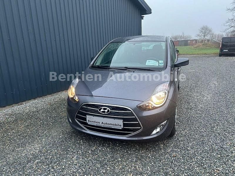 Gebraucht Hyundai ix20 YES! 90 PS (66 kW) 2016 Grau Kleinwagen
