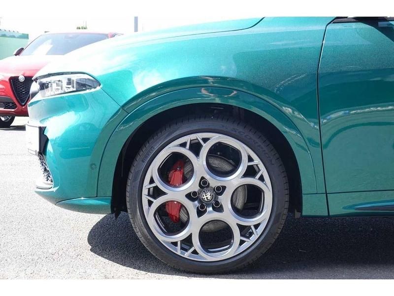 Neu Alfa Romeo Tonale Veloce 160 PS (117 kW) 2025 Grün SUV