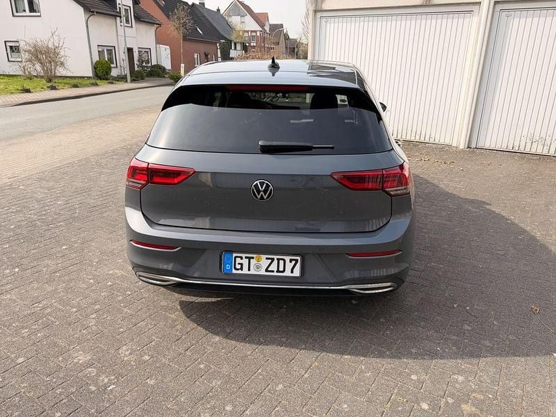 Gebraucht VW Golf VIII Move 150 PS (110 kW) 2023 Grau Limousine