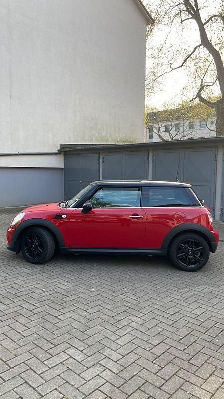Gebraucht Mini Cooper 122 PS (89 kW) 2011 Rot Kleinwagen