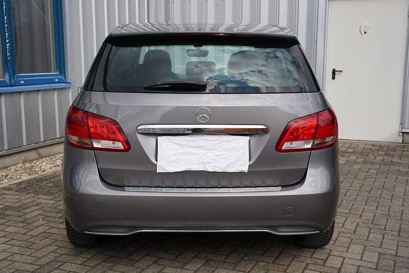 Gebraucht Mercedes B180 122 PS (89 kW) 2018 Grau Van / Kleinbus