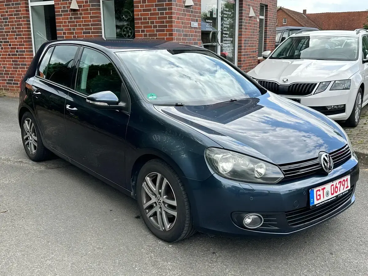 Gebraucht VW Golf VI Comfortline 102 PS (75 kW) 2009 Grau Kleinwagen