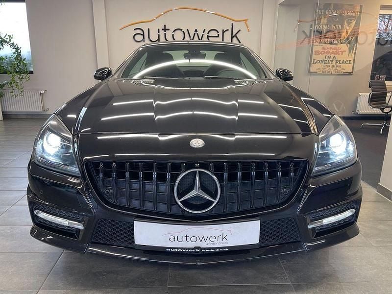 Gebraucht Mercedes SLK200 AMG line 184 PS (135 kW) 2014 Schwarz Cabrio