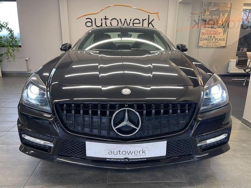 Gebraucht Mercedes SLK200 AMG line 184 PS (135 kW) 2014 Schwarz Cabrio