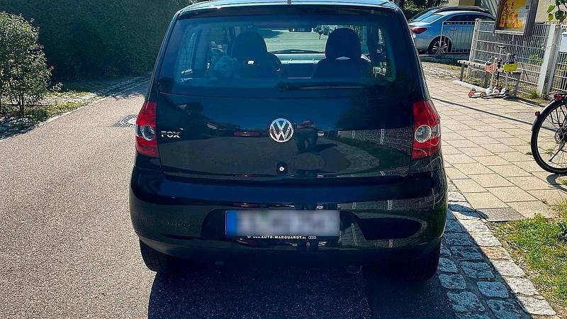 Gebraucht VW Fox 55 PS (40 kW) 2007 Schwarz Kleinwagen