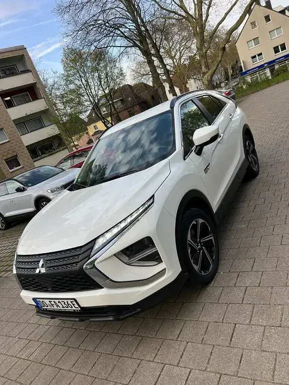 Usado Mitsubishi Eclipse Cross Basis 188 CV (138 kW) 2024 Blanco SUV