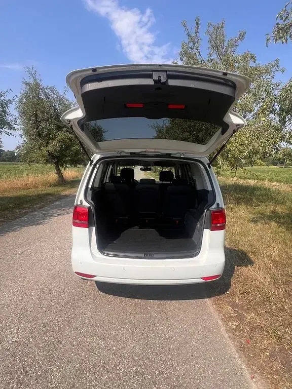 Gebraucht VW Touran Life 140 PS (102 kW) 2014 Weiß Van / Kleinbus